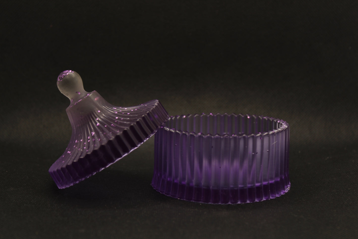 Boite à bijoux violette à paillettes