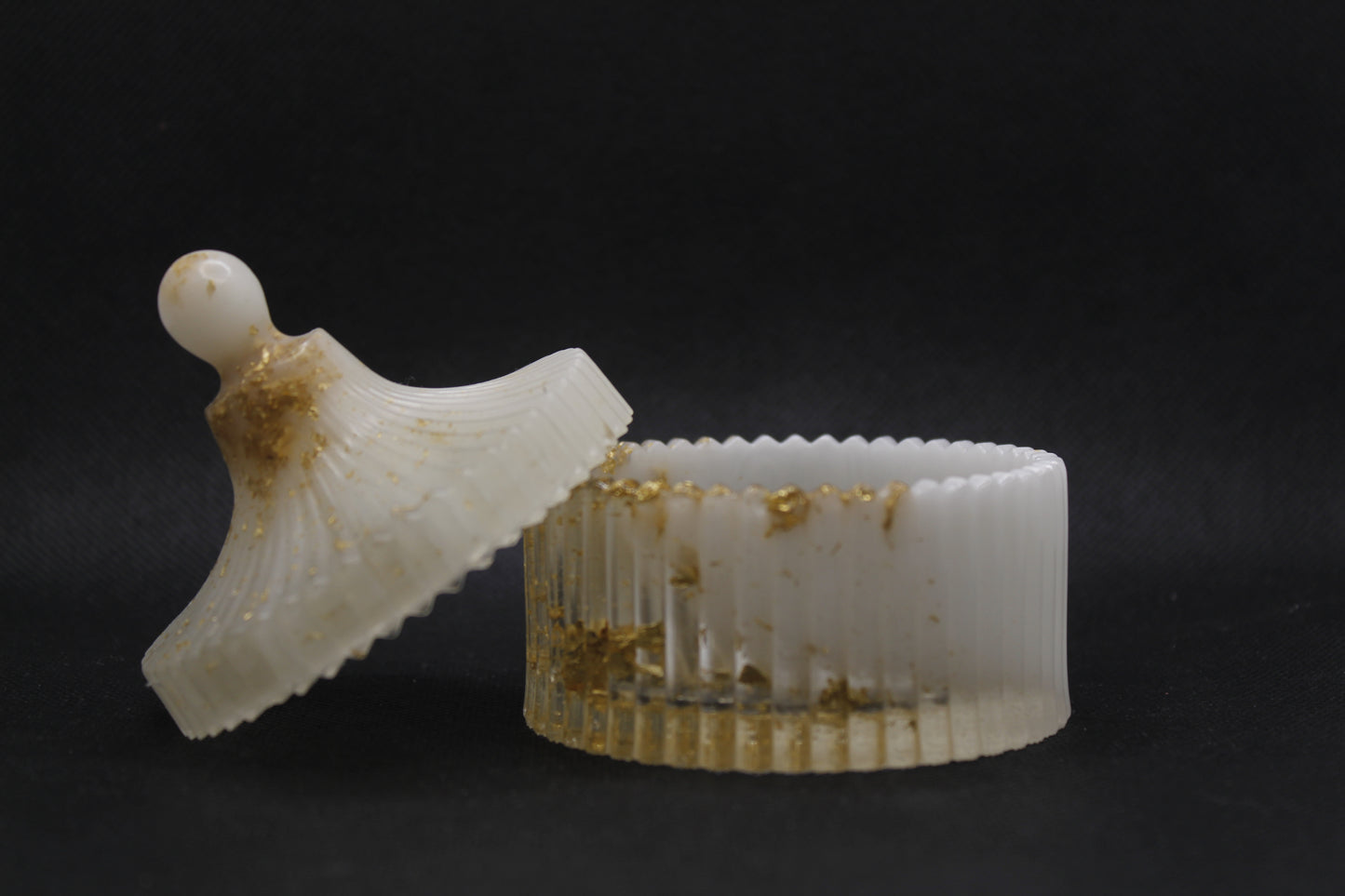 Boite à bijoux transparente, blanche avec feuilles d'or