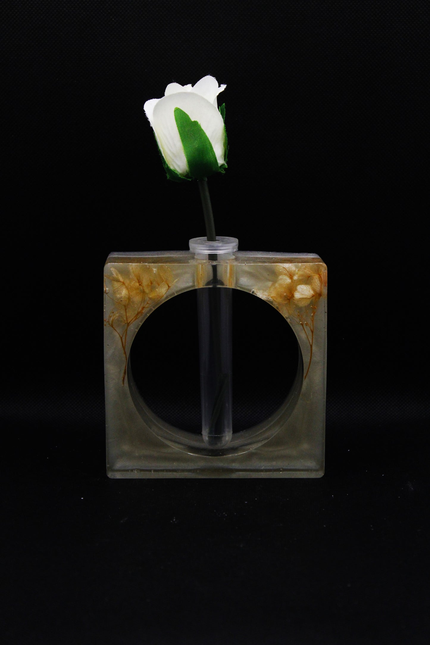 Pot de fleur carré transparent avec fleurs