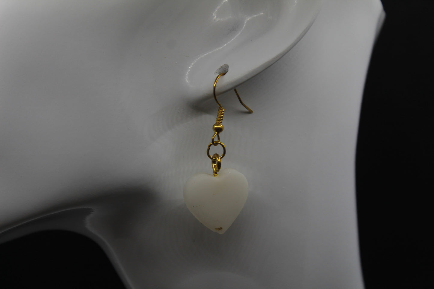 Boucle d'oreilles coeur blanc