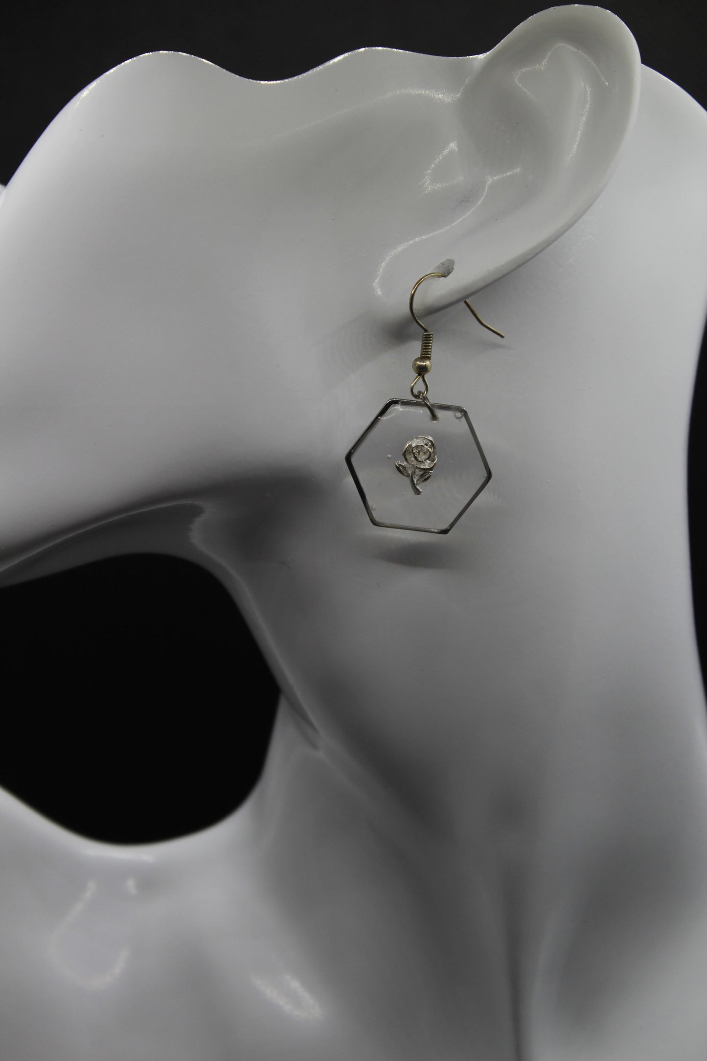 Boucle d'oreilles fleur argentée