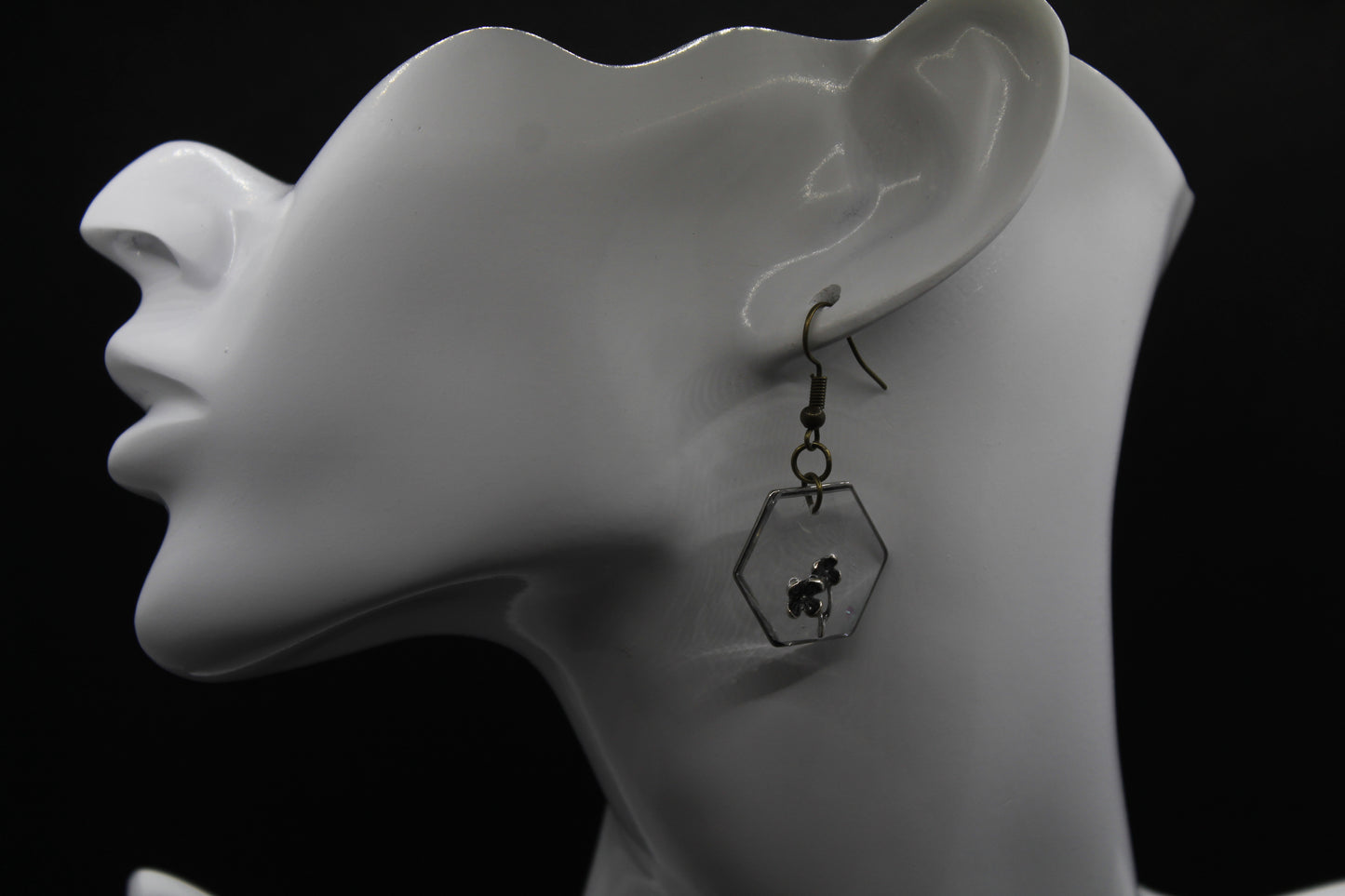 Boucle d'oreilles avec fleurs argentées