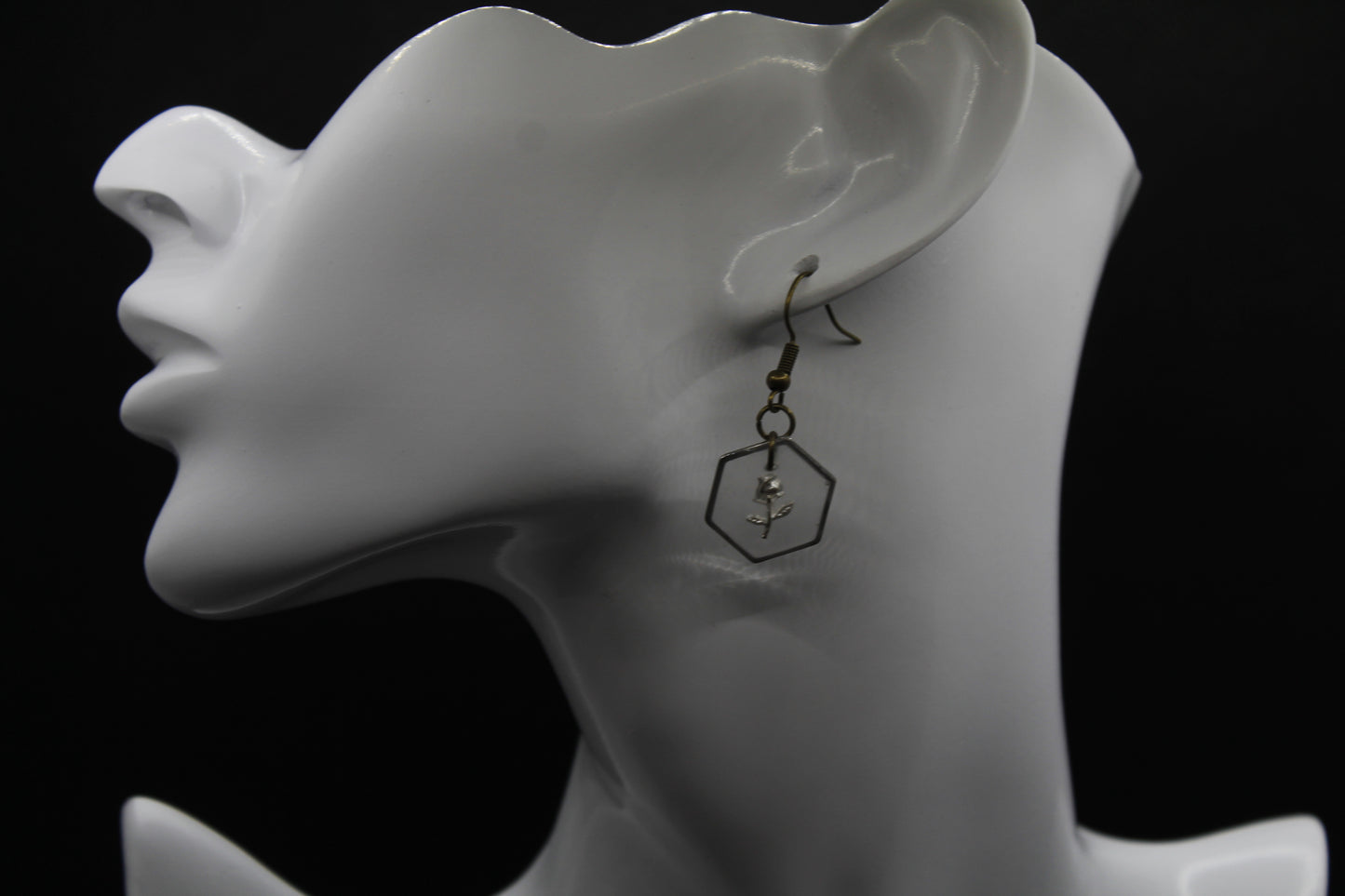 Boucle d'oreilles fleur argentée