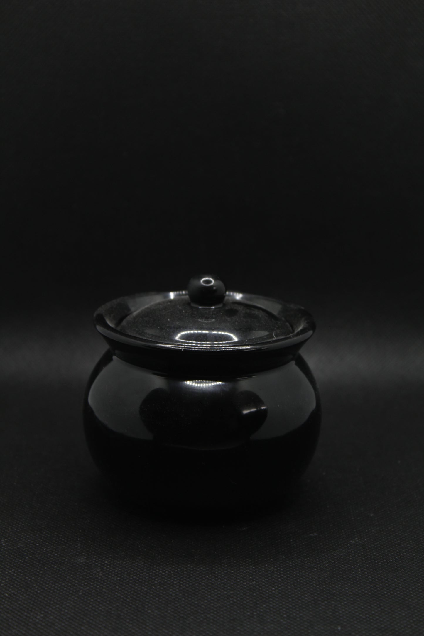 Boite chaudron noire