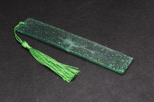 Grand marque page vert à paillettes avec fil vert
