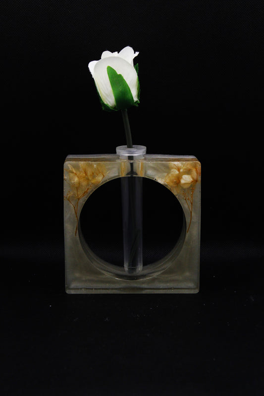 Pot de fleur carré transparent avec fleurs