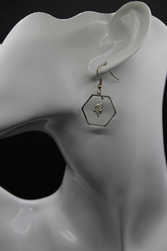 Boucle d'oreilles fleur argentée