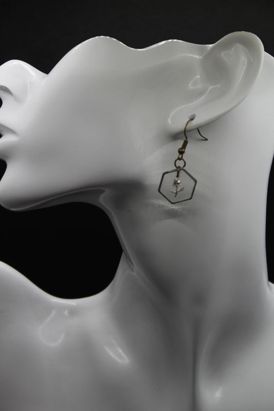 Boucle d'oreilles fleur argentée